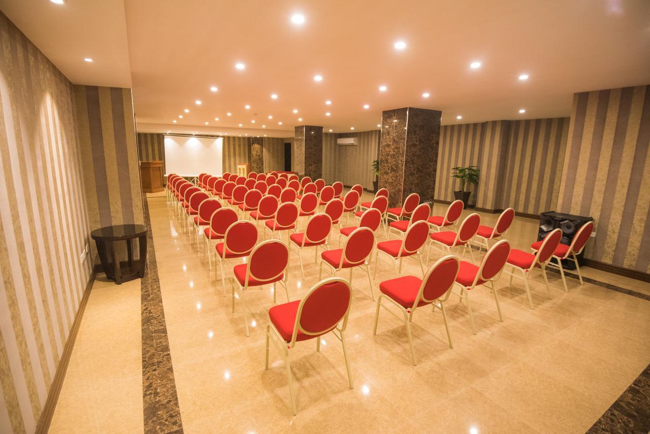 Roles Hotel سوكر المظهر الخارجي الصورة