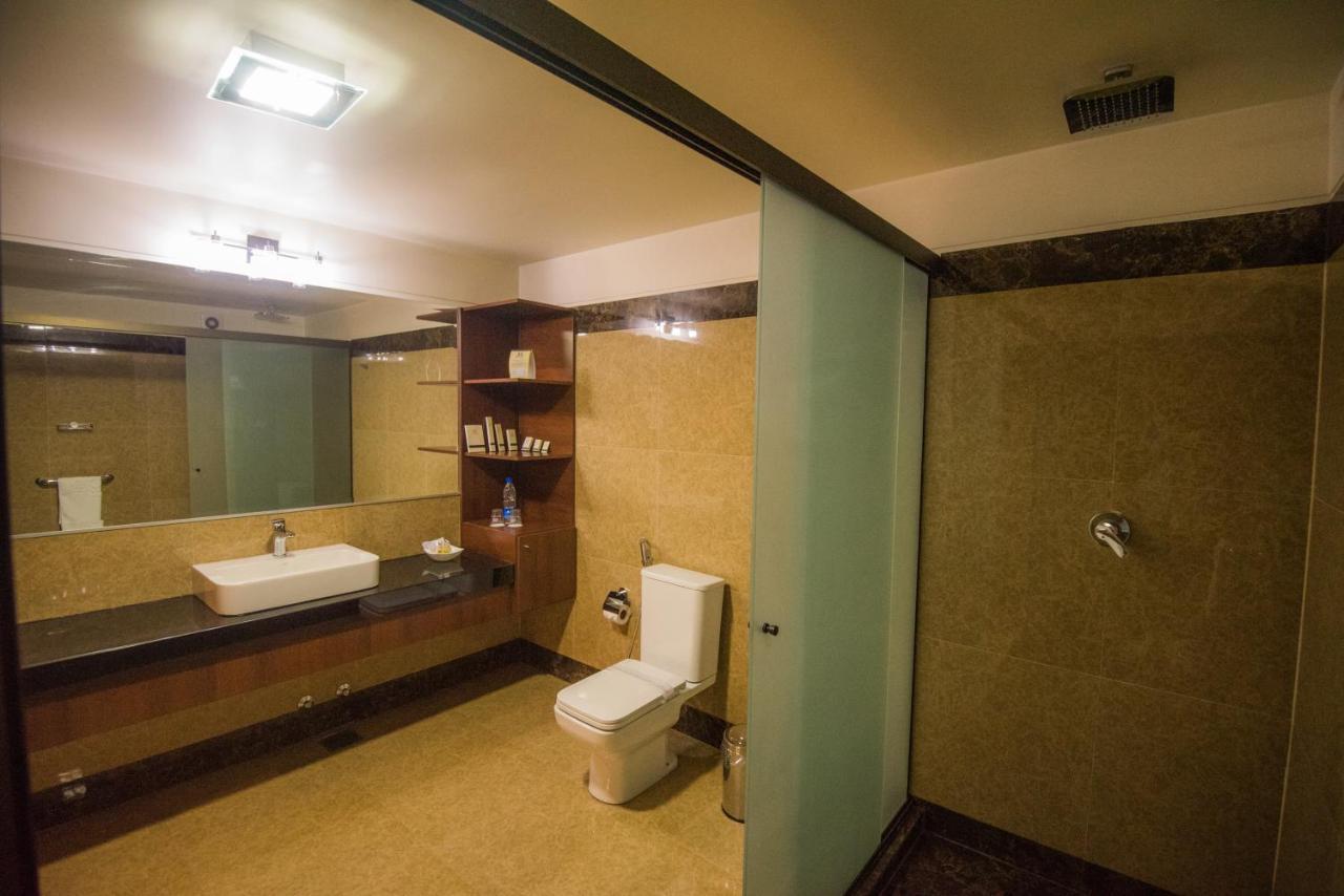 Roles Hotel سوكر المظهر الخارجي الصورة
